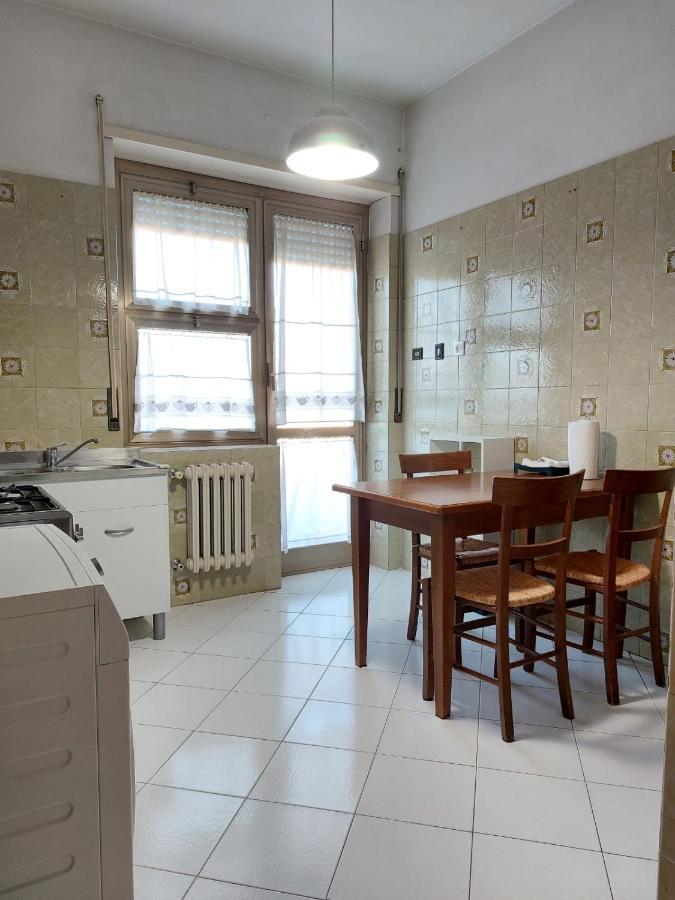 12Min Da Roma Centro Stanza Grande E Luminosa Hotel Ciampino Buitenkant foto